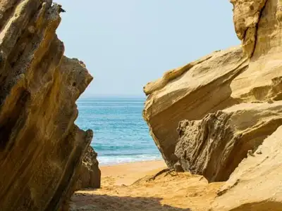 4-day-train-tour-of-qeshm-hormuz-hengam-december