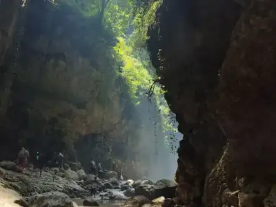 One-Day-Tour-of-Dar-Gorge-Nowshahr