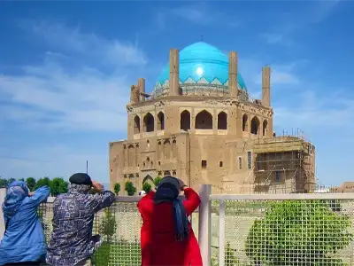Zanjan-Tour-Gonbad-Sultanieh