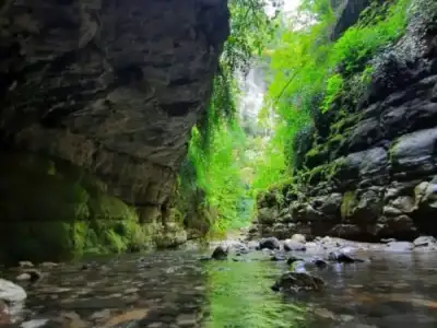 One-day-tour-to-Paradise-Gorge
