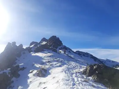 1-day-tour-to-summit-Espid-Chal-Castle-peak