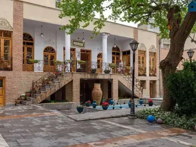 One-day-bilingual-tour-of-the-historical-neighborhood-of-Oudlajan